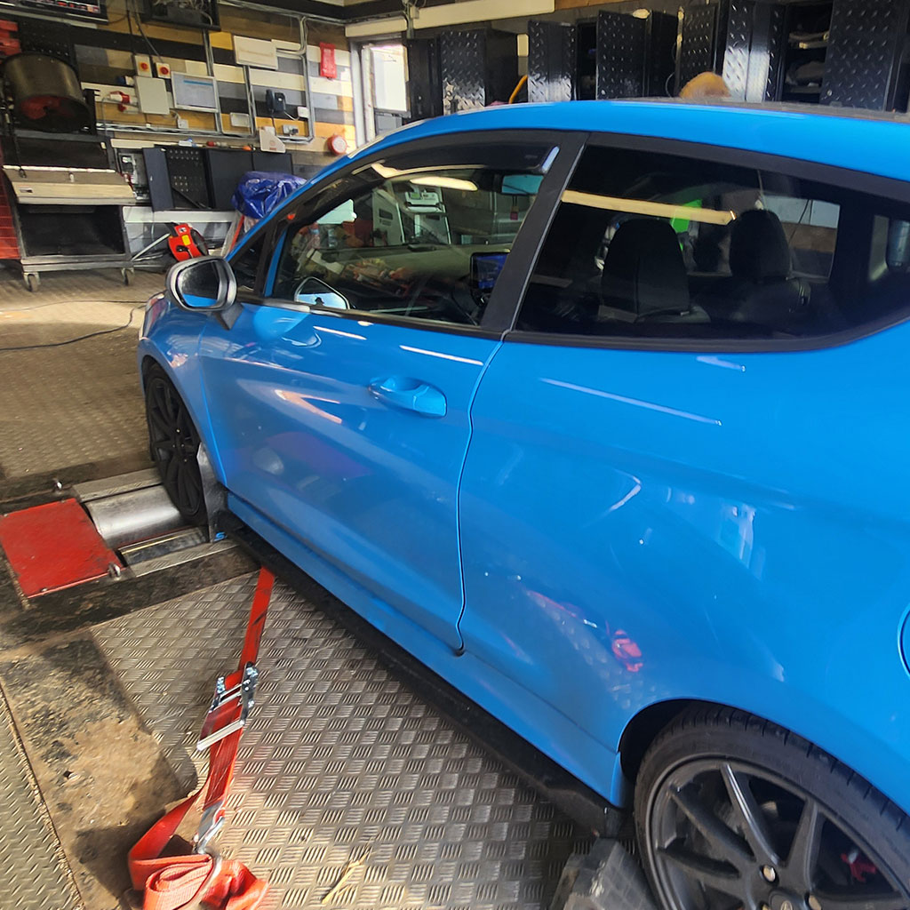 Ford Focus prepared for engine tuning